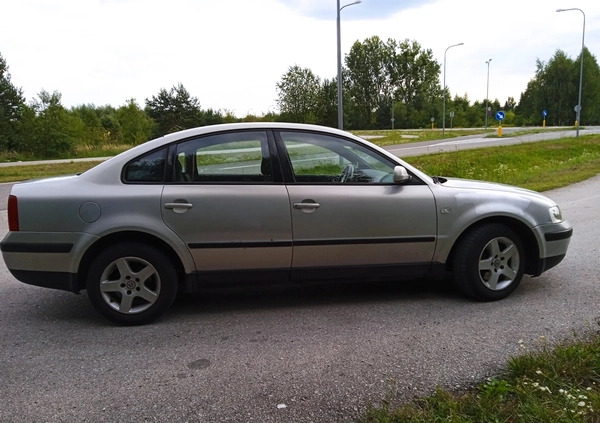 Volkswagen Passat cena 4800 przebieg: 368000, rok produkcji 1999 z Radom małe 79